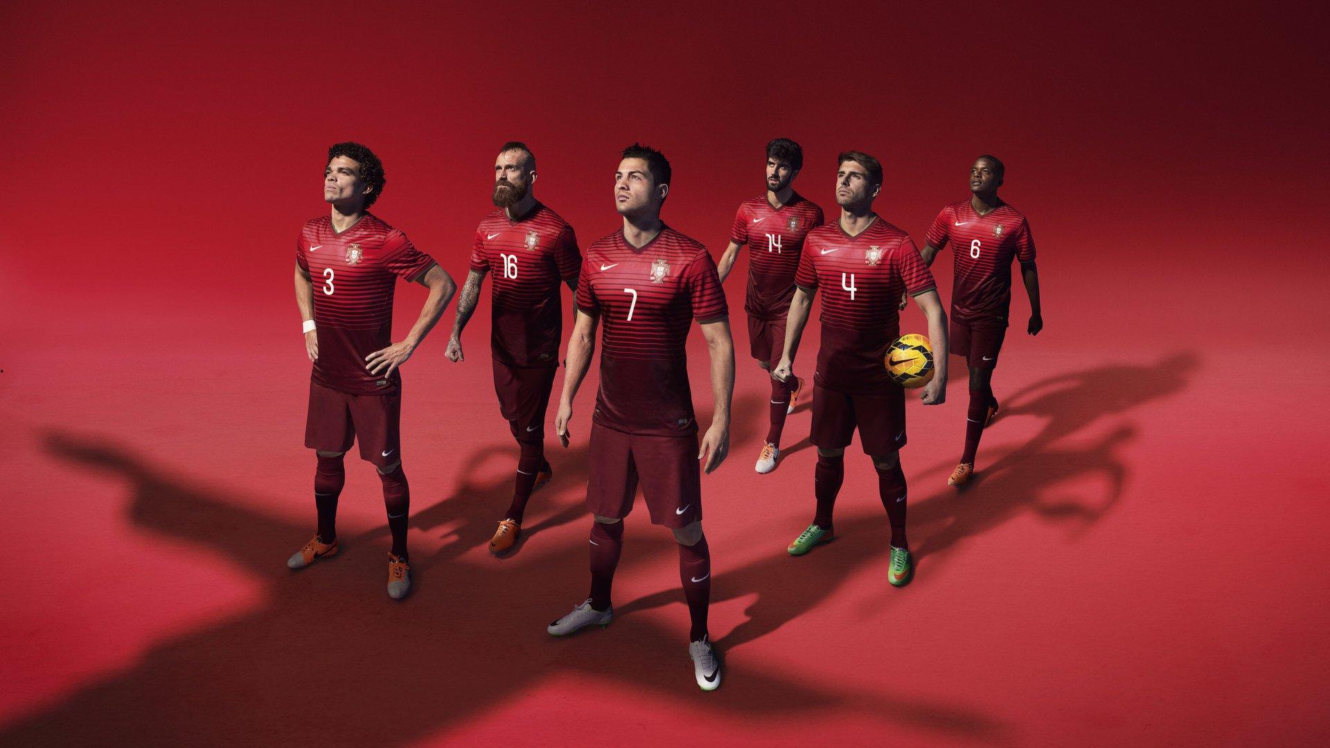 欧冠小组赛战火暂歇，15豪强锁定淘汰赛席位，英超德甲展现统治力